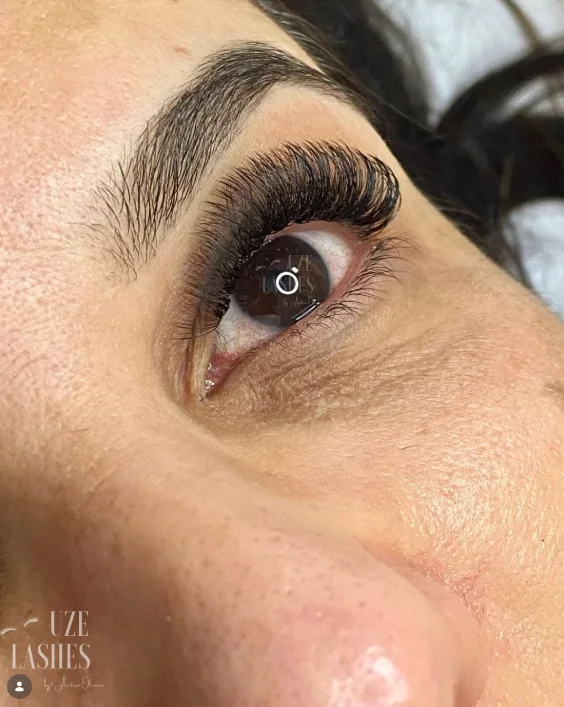 Extensão de cílios — Extensão de cílios realizada no Barbara Emilly Studio